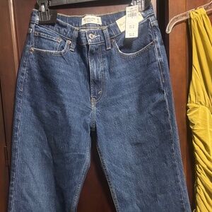 Abercrombie & Fitch The Vintage Straight High Rise